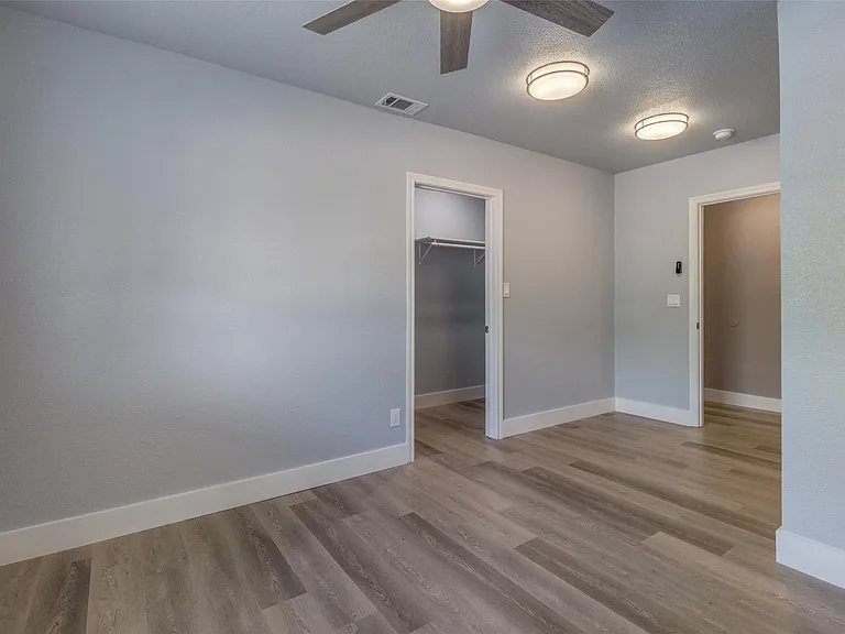 100 County Road 4140 — Photo 22
