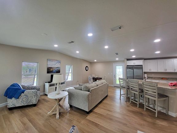 5th image of 5764 Axminster Dr #227