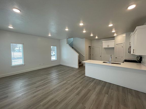 Family/dining/kitchen