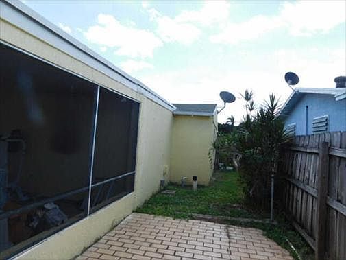 3rd image of 817 Fernwood Dr