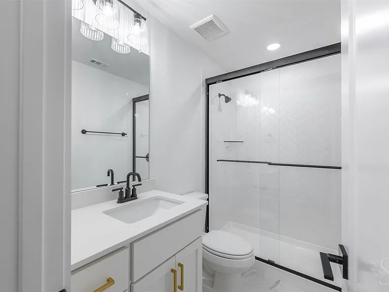 4318 Driftrose Dr — Photo 43