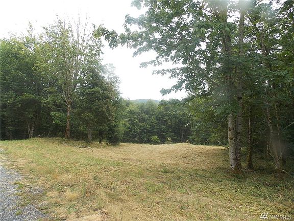 2nd image of 15541 Heidi Ln SE