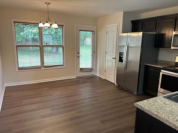 3rd image of 639 Hidden Valley Dr