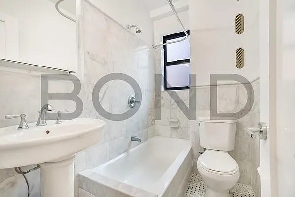 Rented by Bond New York | media 29