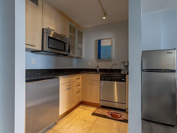 5th image of 2670 E Sunrise Boulevard #532