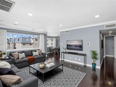 18611 Collins St APT E26, Tarzana, CA, 91356