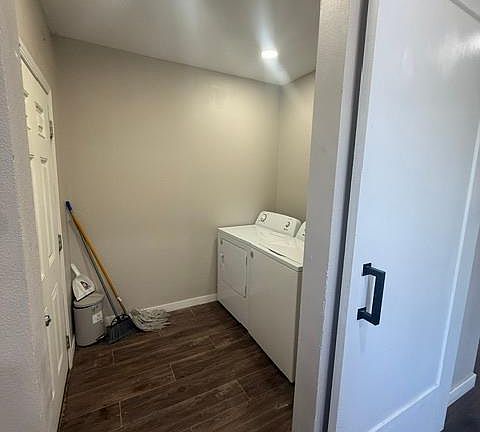 5th image of 806 W 2nd St