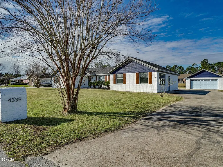 4339 Pine Tree Ln — Photo 1