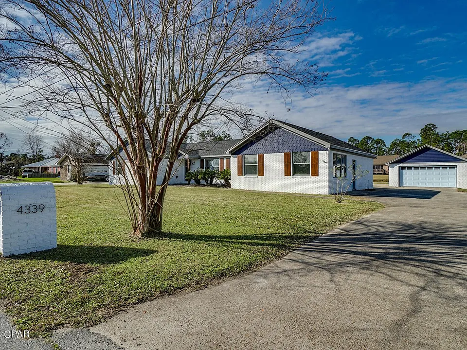 4339 Pine Tree Ln