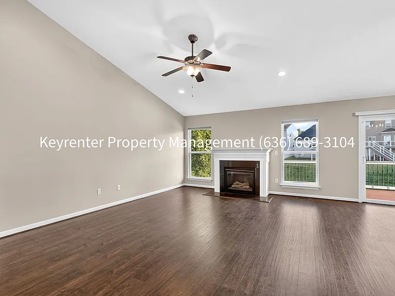 411 Angelique Pl — Photo 15