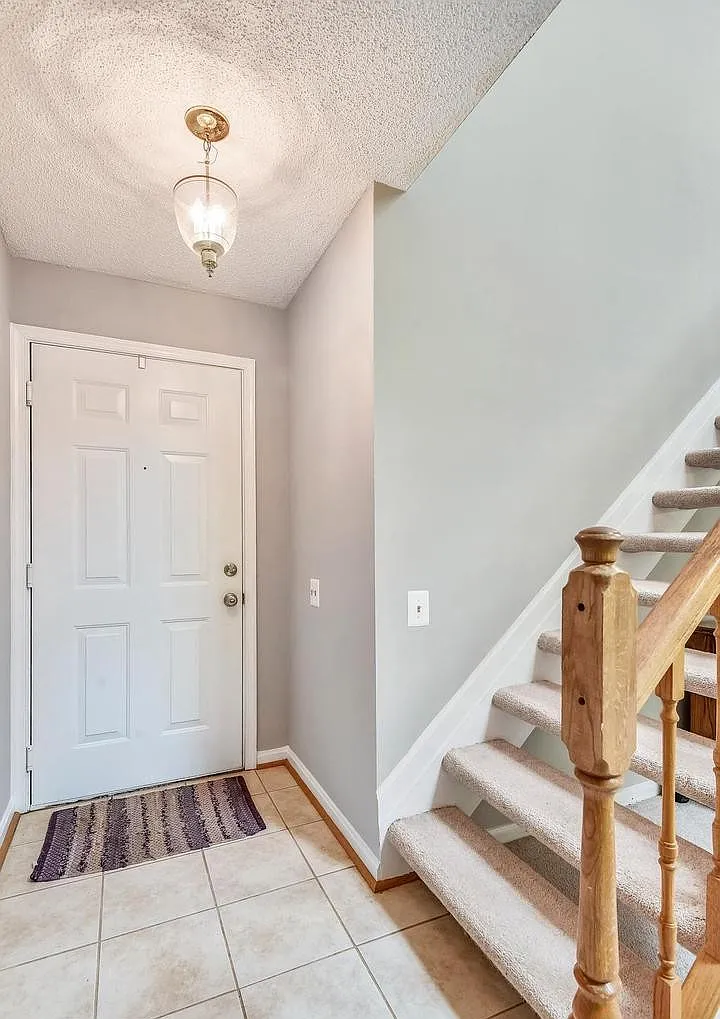 2 bed, 1211 sqft, $2,600 — Photo 2