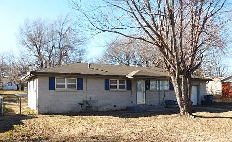 1st image of 104 S Magnolia Ave