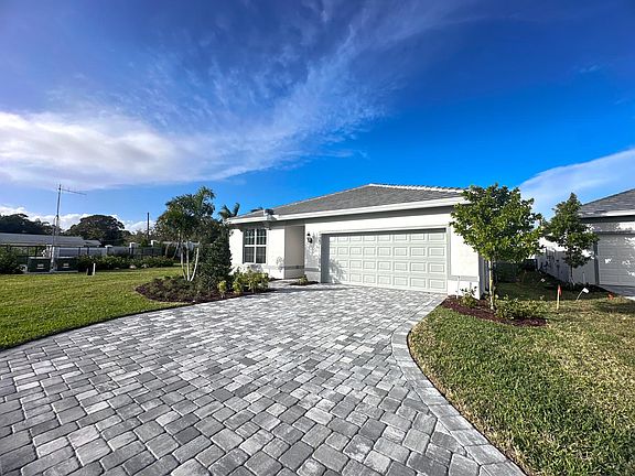 4th image of 4545 Nautilus Cir #14545