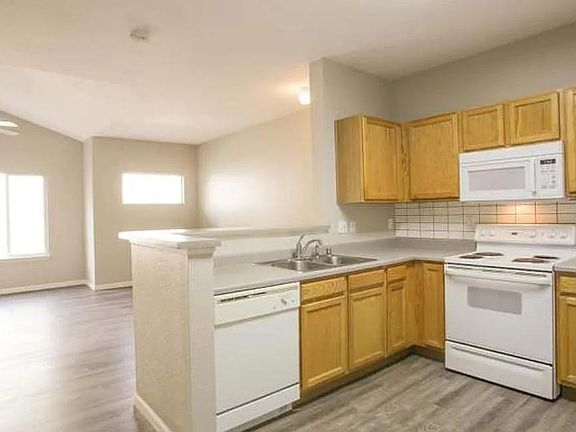 5th image of 913 S Zeno Way Unit 206