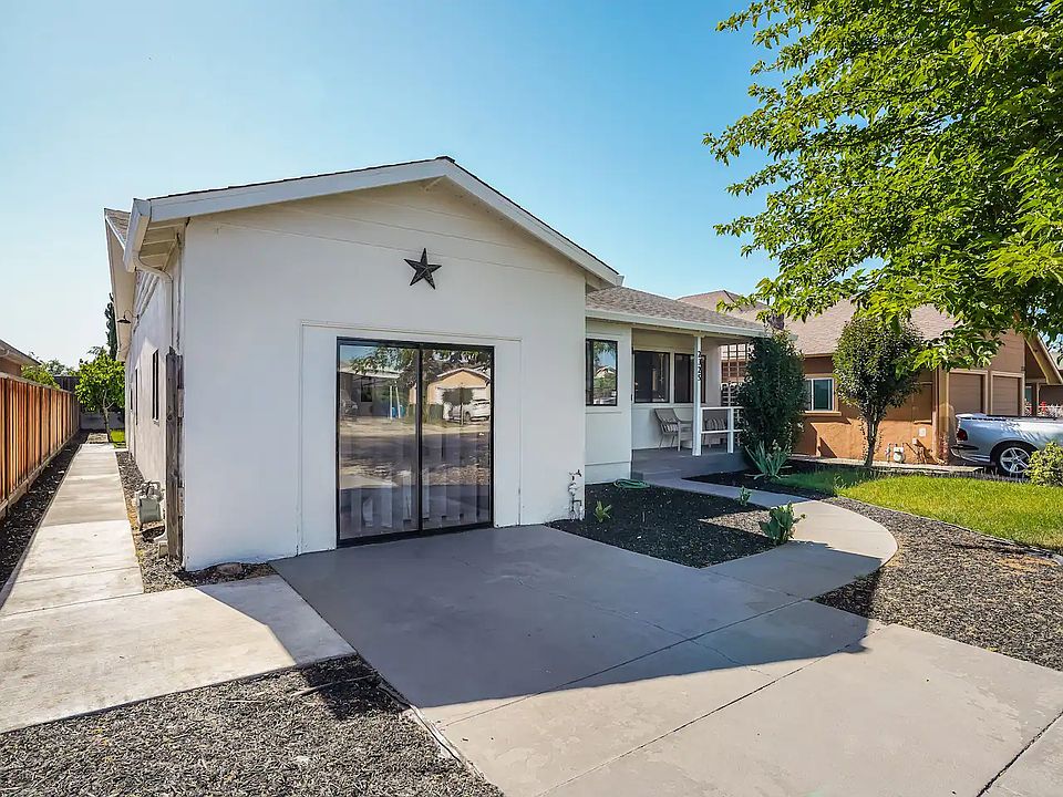 1st image of 2325 Pulgas Ave