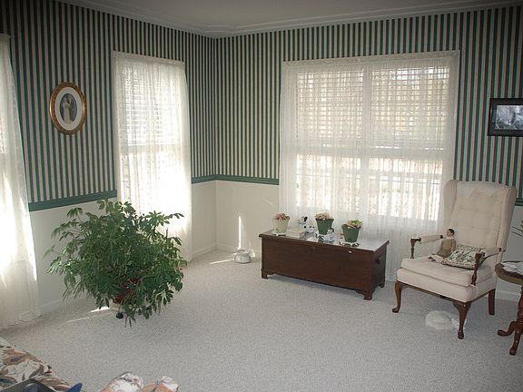 5th image of 305 Black Oak Blvd