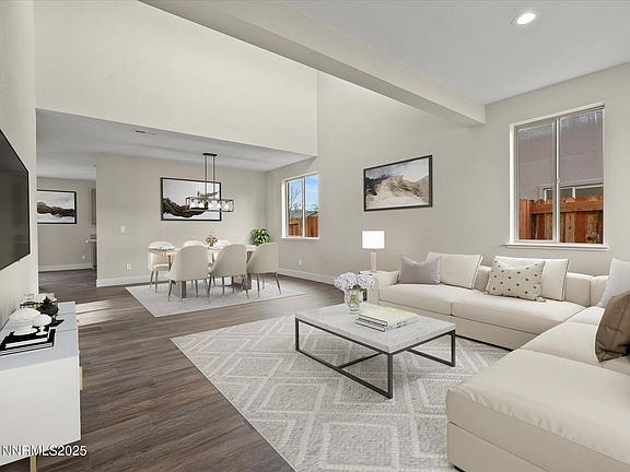 3rd image of 3602 Oakridge Dr