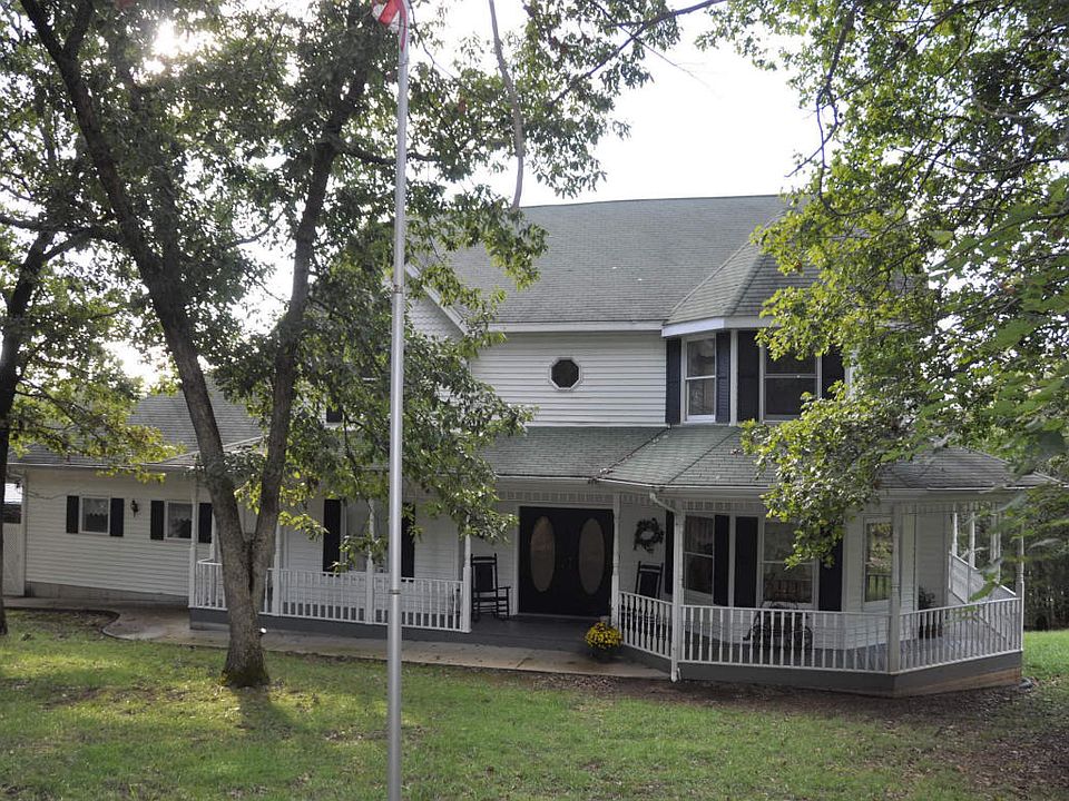1st image of 1595 Persimmon Hill Ln