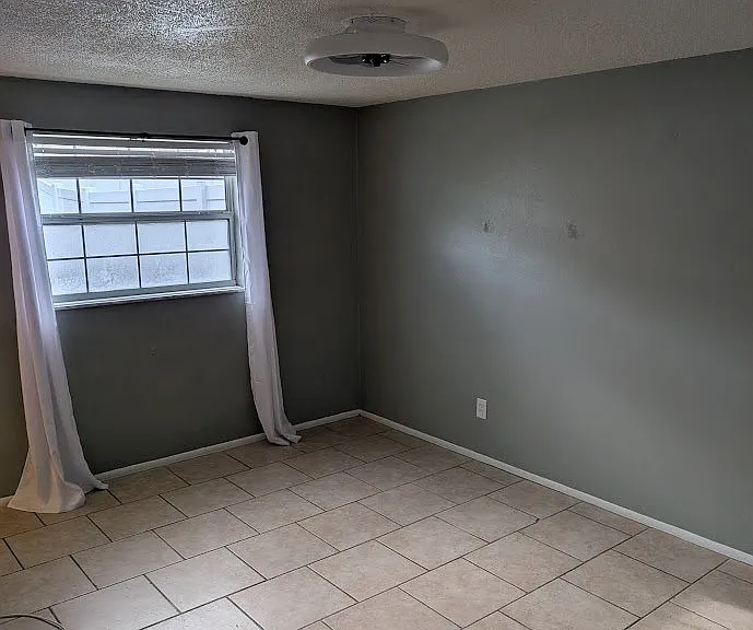 411 Marjon Ave #413 — Photo 5