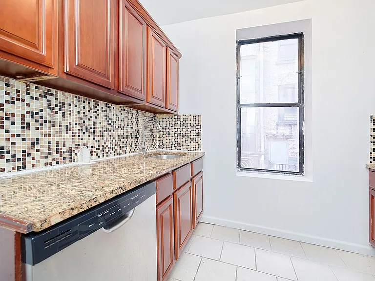 1590 Amsterdam Ave #2 — Photo 5