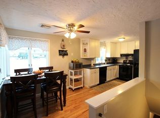 7 Vine St, Oxford, MA 01540