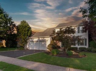 6710 Algonquin Trl, Allentown, PA 18104