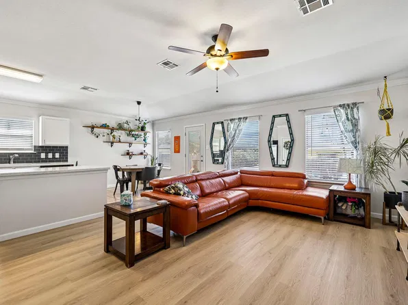 611 Decker Dr, Hutto, TX 78634