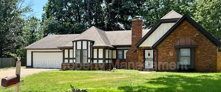 4521 Stony Point Dr — Photo 1