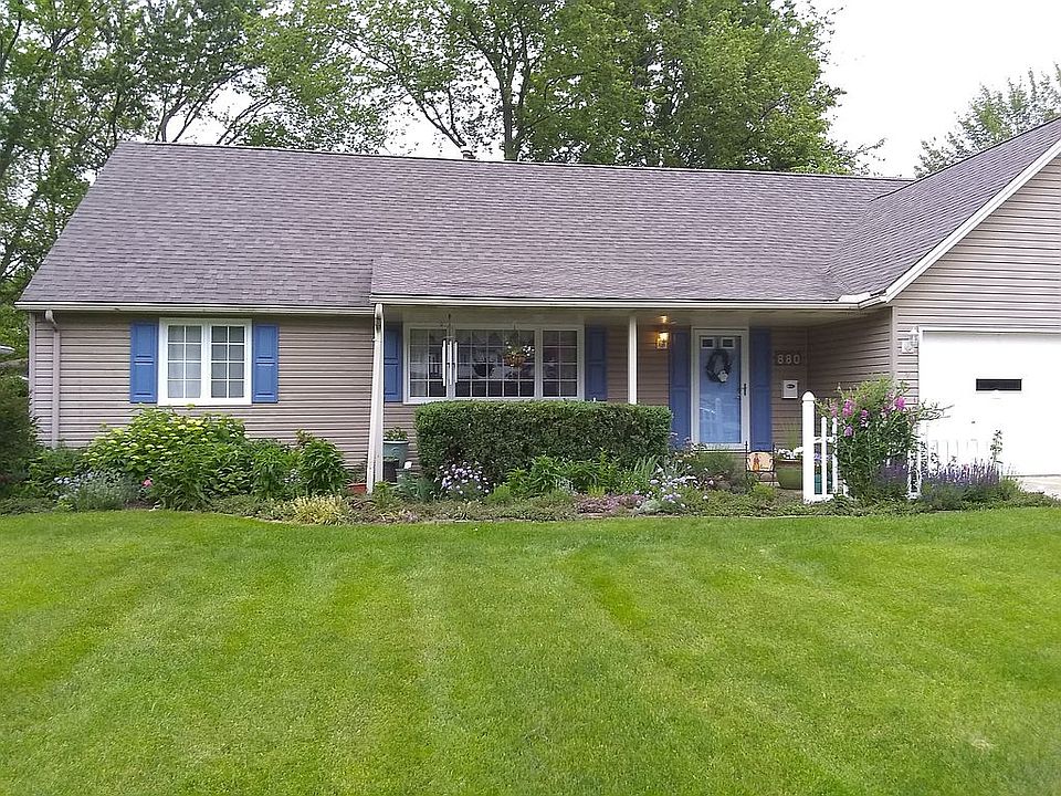 1st image of 880 Hartford Dr