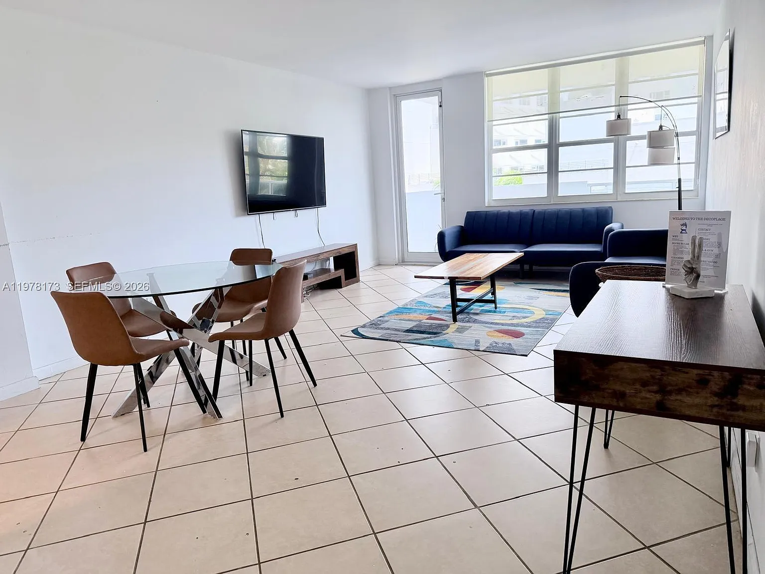The Decoplage Condo — Photo 2