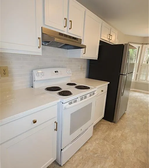 1359 Oakengate Dr — Photo 7