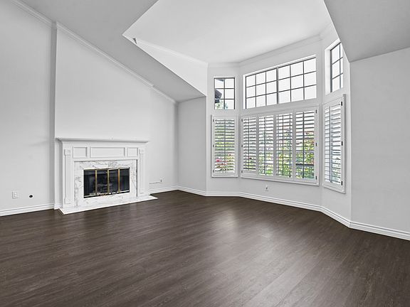5th image of 1142 Earlham Ct