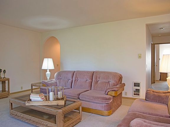 4th image of 625 N Jackson Ave APT A22