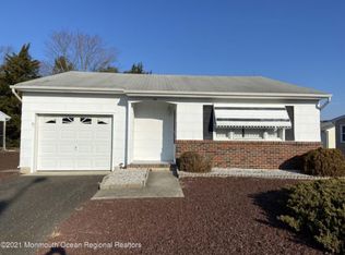 6 Norfolk Dr, Toms River, NJ 08757