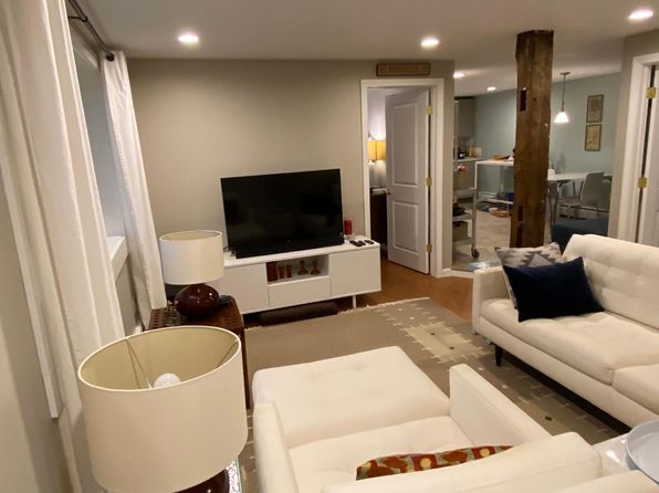 35 Folding Hills Rd #2