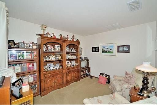 5th image of 473 Canterbury Dr