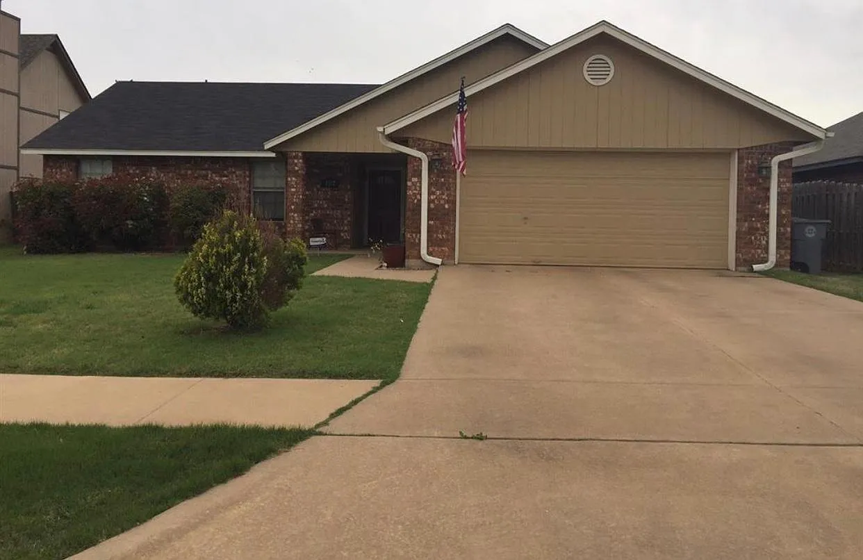 3 bed, 1500 sqft, $1,575 — Photo 1