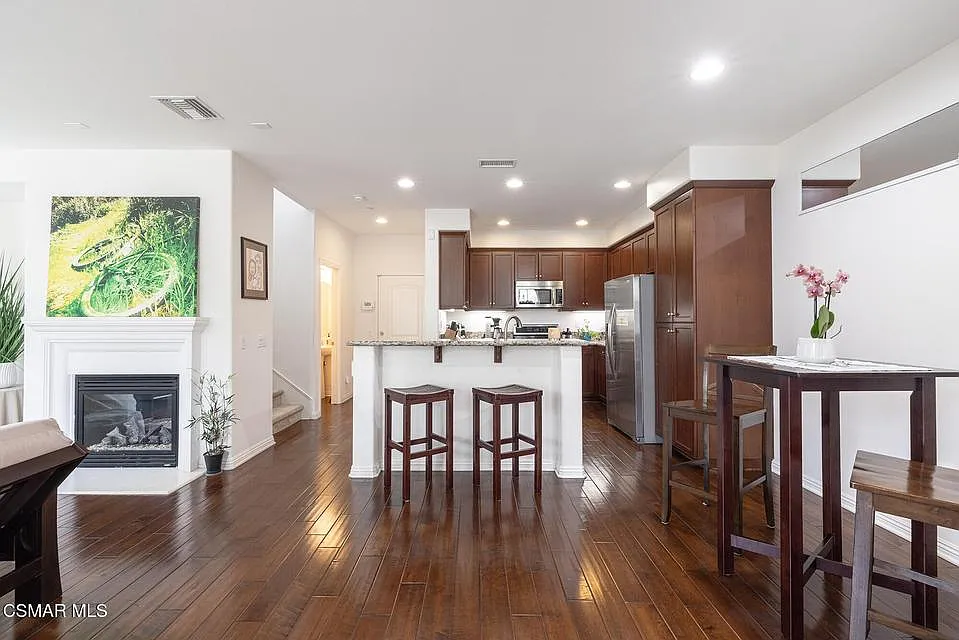 3 bed, 1734 sqft, $4,100 — Photo 4