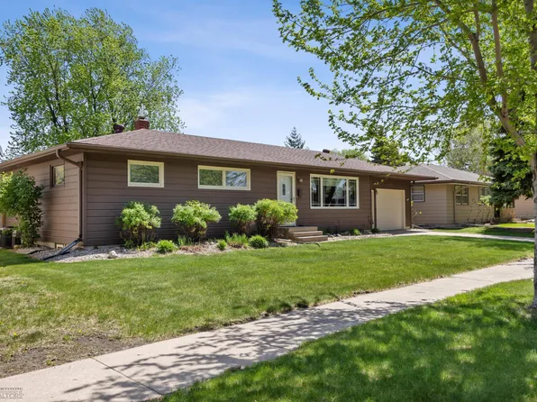 1214 8th St N, Moorhead, MN 56560