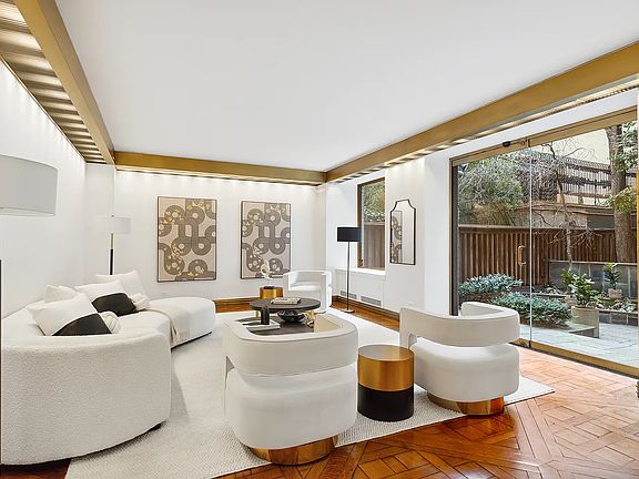3rd image of 812 5th Avenue Maisonette