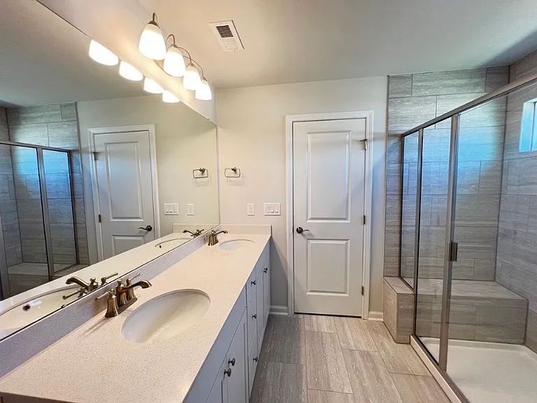 1312 Hollyview Ave — Photo 23