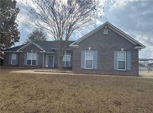 17 Peacock Dr, Phenix City, AL 36869