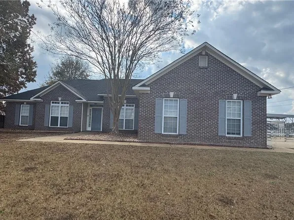 17 Peacock Dr, Phenix City, AL 36869