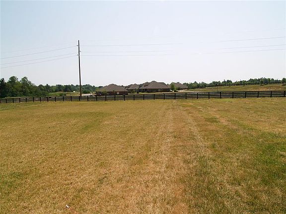 5th image of 508 Breezewood Ct