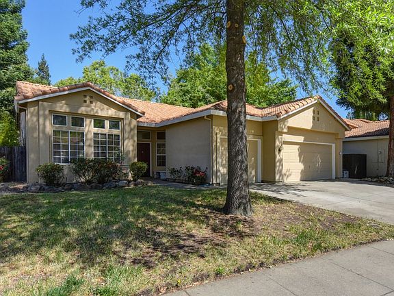 2nd image of 128 Orange Blossom Cir