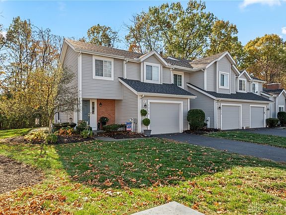 3rd image of 1214 Bay Harbour Cir