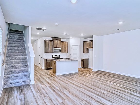 2nd image of 112 Telford Dr #1