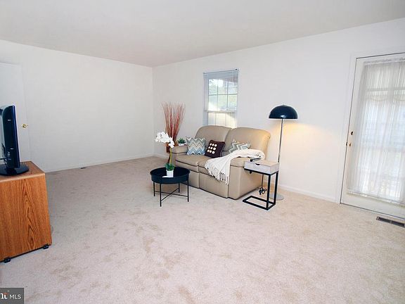 5th image of 5932 Saint Moritz Dr