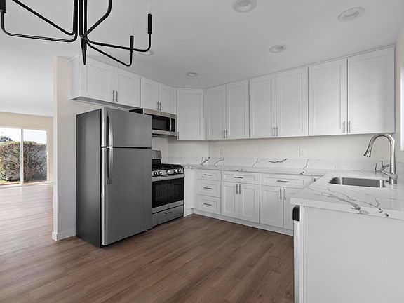 2nd image of 102 E Avenida San Gabriel #1