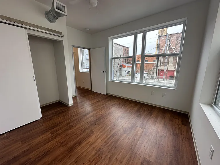 307 N 3rd St #301 — Photo 4